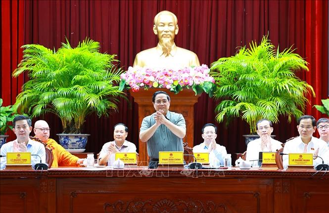 Thủ tướng Phạm Minh Chính tiếp xúc cử tri thành phố Cần Thơ chuyên đề về y tế và giáo dục. Ảnh: Dương Giang-TTXVN 
