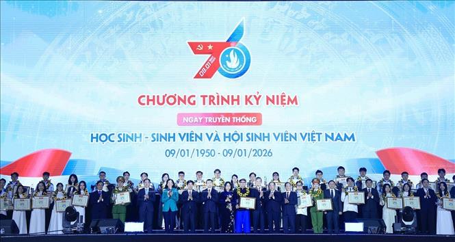 Các đại biểu chụp ảnh chung. Ảnh: Tuấn Anh - TTXVN