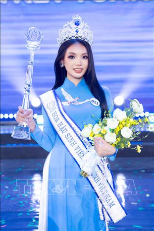 Hoa hậu Sinh viên Hòa bình Việt Nam 2025 Nguyễn Phương Thanh vừa đăng quang. Ảnh: TTXVN phát