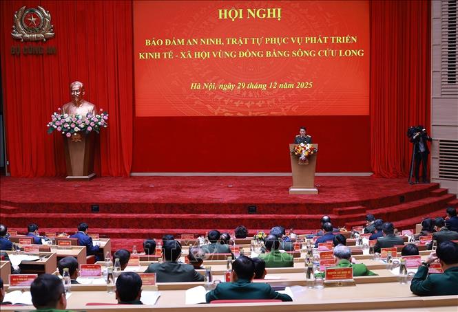 Hội nghị đảm bảo an ninh, trật tự phục vụ phát triển kinh tế-xã hội Vùng Đồng bằng sông Cửu Long. Ảnh: Dương Giang-TTXVN 
