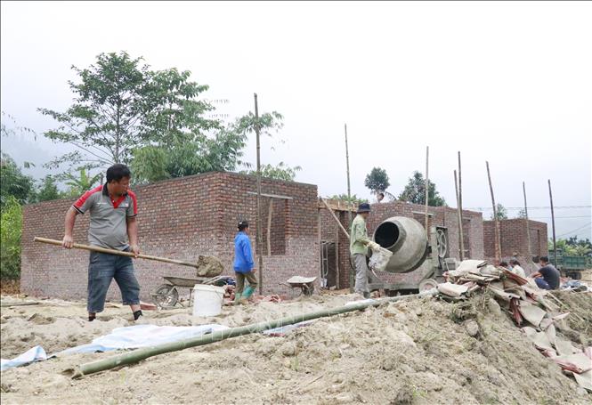 Tính đến ngày 26/12/2025, xã Việt Hồng (Lào Cai) đã khởi công xây dựng 35/35 nhà; trong đó, có 1 hộ đã hoàn thành, 34 hộ còn lại dự kiến xong trước ngày 10/2/2026. Ảnh: Đinh Thùy - TTXVN