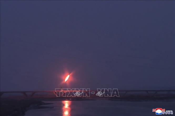 Vụ phóng thử tên lửa hành trình chiến lược tầm xa của Triều Tiên, ngày 28/12/2025. Ảnh: Yonhap/TTXVN