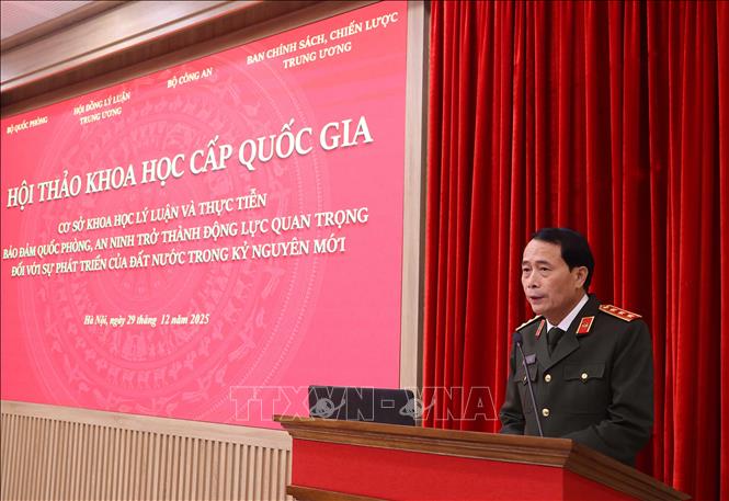 Thượng tướng, TS Lê Quốc Hùng, Ủy viên Trung ương Đảng, Ủy viên Ban Thường vụ Đảng ủy Công an Trung ương, Thứ trưởng Bộ Công an phát biểu khai mạc Hội thảo. Ảnh: Văn Điệp – TTXVN