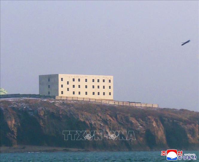 Vụ phóng thử tên lửa hành trình chiến lược tầm xa của Triều Tiên, ngày 28/12/2025. Ảnh: Yonhap/TTXVN