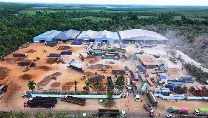 Điểm tập kết kiểm tra, giám sát hàng hóa xuất khẩu, nhập khẩu diện tích 45.460 m2 tại khu vực Cửa khẩu quốc tế Xa Mát, do Công ty Trách nhiệm hữu hạn Một thành viên Đồng Phước Tây Ninh quản lý. Ảnh: Minh Phú - TTXVN