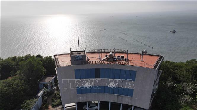 Trung tâm giám sát, hỗ trợ và điều phối giao thông hàng hải (Trung tâm VTS) đặt trên đỉnh núi Nhỏ, phường Vũng Tàu. Ảnh: Đoàn Mạnh Dương-TTXVN