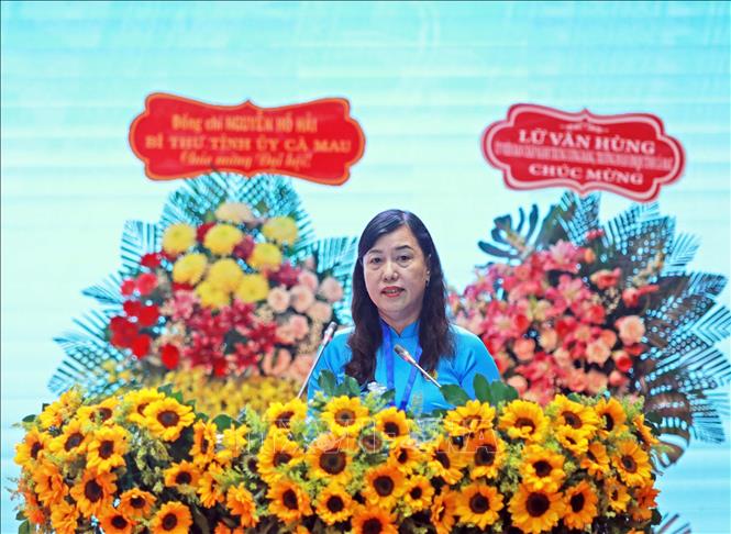 Chủ tịch Liên đoàn Lao động tỉnh Cà Mau Huỳnh Út Mười phát biểu tại Đại hội. Ảnh: Huỳnh Anh - TTXVN 