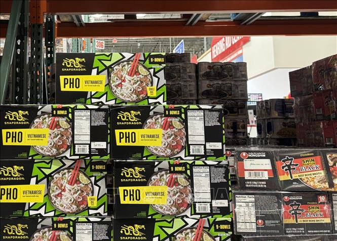 Phở Việt Nam được bày bán rộng rãi tại các cửa hàng của Costco, trở thành một lựa chọn ưa thích của người dân và Việt kiều mỗi khi ghé thăm, nhất là vào dịp cuối tuần. Ảnh: Đoàn Hùng -P/v TTXVN tại Mỹ