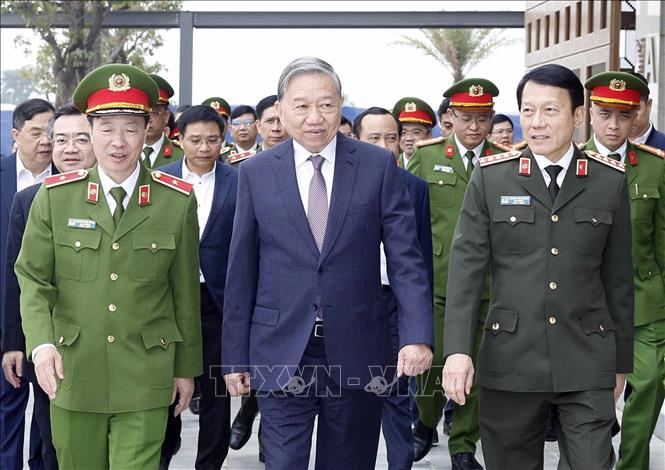 Tổng Bí thư Tô Lâm đến thăm, làm việc tại Trung tâm Dữ liệu quốc gia số 1. Ảnh: Thống Nhất- TTXVN