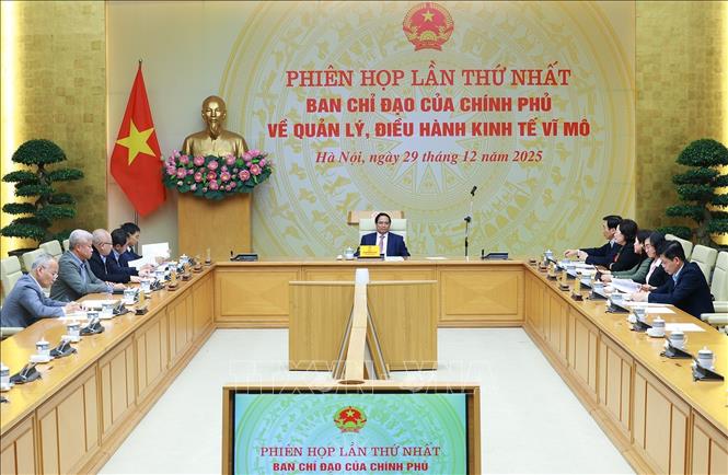 Thủ tướng Phạm Minh Chính chủ trì phiên họp lần thứ nhất của Ban Chỉ đạo điều hành kinh tế vĩ mô. Ảnh: Dương Giang-TTXVN
