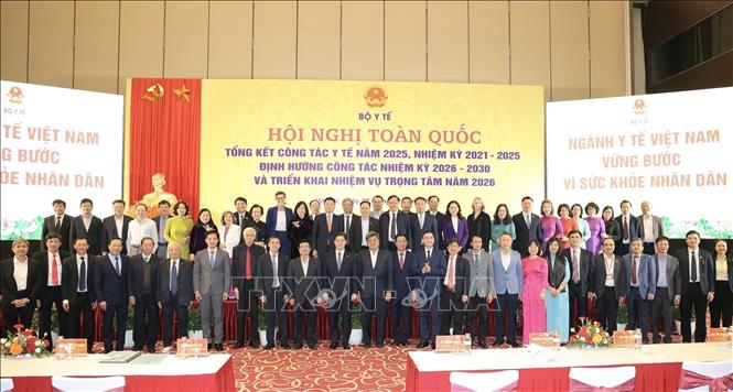 Phó Thủ tướng Lê Thành Long với đại biểu tại hội nghị. Ảnh: Minh Quyết - TTXVN