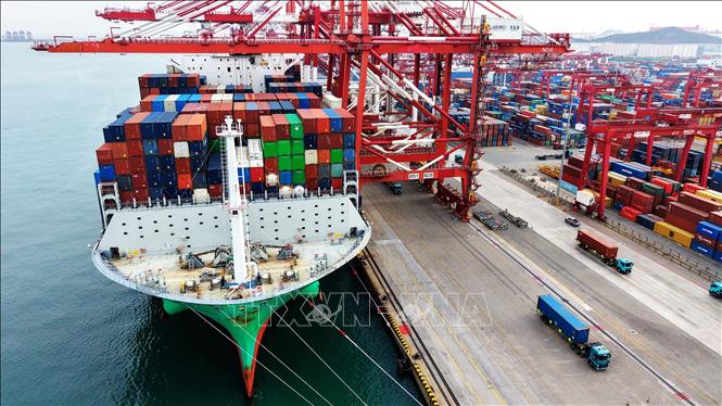 Cảng hàng hóa Thanh Đảo, tỉnh Sơn Đông, Trung Quốc. Ảnh: THX/TTXVN