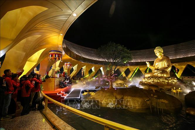 Tôn tượng Đức Phật Câu Na Hàm Mâu Ni sẽ chính thức đón khách tham quan chiêm bái từ 1/1/2026. Ảnh: Giang Phương - TTXVN