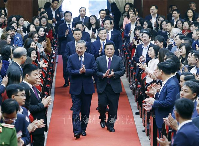 Tổng Bí thư Tô Lâm và các đại biểu đến dự hội nghị. Ảnh: Thống Nhất – TTXVN