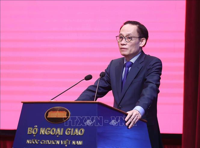 Đồng chí Lê Hoài Trung, Bí thư Trung ương Đảng, Bộ trưởng Bộ Ngoại giao phát biểu. Ảnh: An Đăng - TTXVN