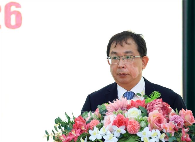 Phó Bí thư Thường trực Đảng uỷ, Chủ nhiệm Ủy ban Kiểm tra Đảng ủy, Phó Tổng Giám đốc TTXVN Nguyễn Tuấn Hùng báo cáo công tác kiểm tra giám sát năm 2025. Ảnh: Tuấn Anh - TTXVN