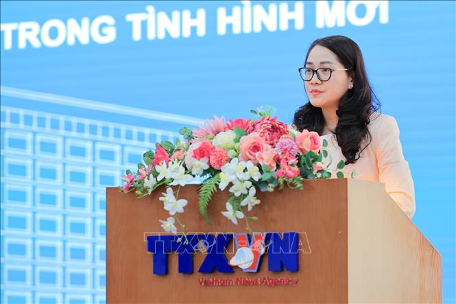 Đại diện Chi bộ Ban Thư ký Biên tập và Quan hệ đối ngoại trình bày tham luận tại Hội nghị. Ảnh: Lê Đông - TTXVN