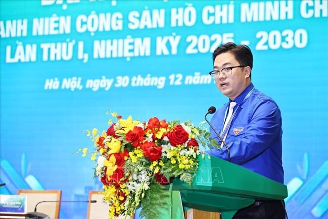 Đồng chí Vũ Huy Hoàng, Phó Bí thư Đoàn Thanh niên Chính phủ khóa I, nhiệm kỳ 2025 – 2030 báo cáo kết quả phiên làm việc thứ nhất. Ảnh: Minh Đức – TTXVN