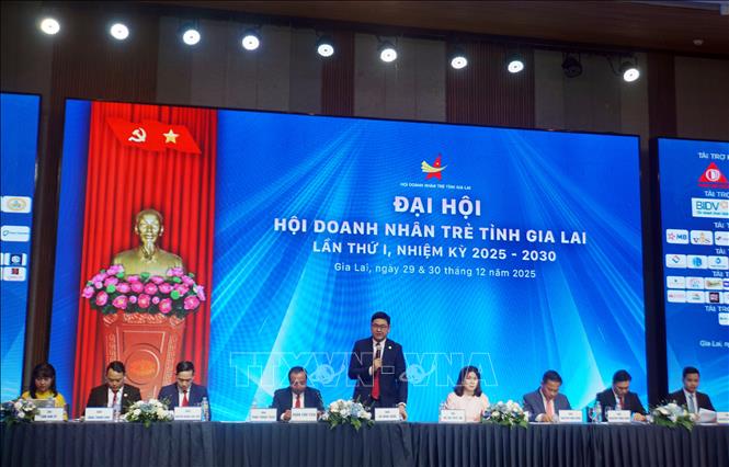 Đoàn Chủ tịch điều hành Đại hội. Ảnh: Trịnh Bang Nhiệm - TTXVN