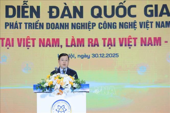 Tổng Giám đốc Đài Truyền hình Việt Nam Nguyễn Thanh Lâm trình bày tham luận “Truyền thông khơi dậy tinh thần Make in Viet Nam giai đoạn 2026-2030”. Ảnh: Hoàng Hiếu - TTXVN