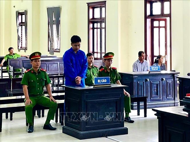 Bị cáo Nguyễn Gia Huy tại phiên tòa. Ảnh: TTXVN phát