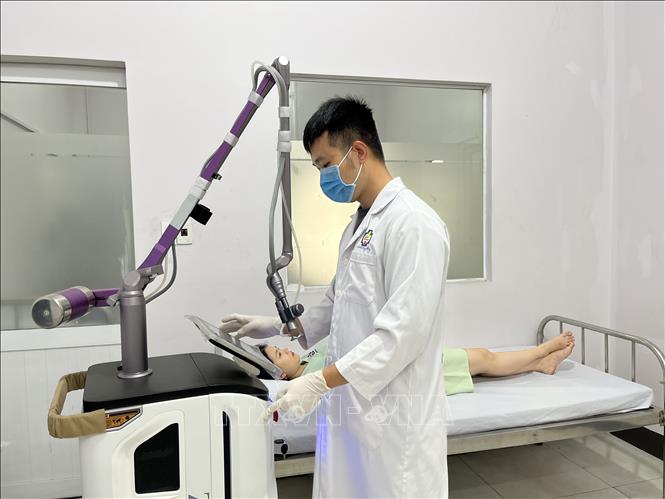 Y tế tư nhân Tây Ninh ngày càng chú trọng đầu tư trang thiết bị hiện đại trong các khâu khám, chữa bệnh. Ảnh: Đức Hạnh - TTXVN