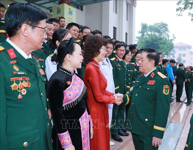 Đại tướng Nguyễn Trọng Nghĩa và các đại biểu tham dự đại hội. Ảnh: Trọng Đức - TTXVN