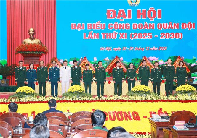 Các đại biểu được đại hội bầu đi dự Đại hội Tổng Liên đoàn Lao động Việt Nam sắp tới. Ảnh: Trọng Đức - TTXVN