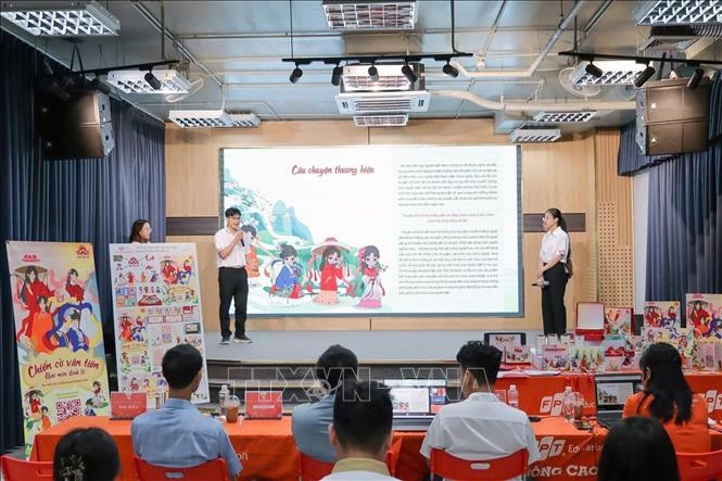 Học sinh Trường Phổ thông liên cấp FPT Hà Nam thực hành bài học bằng áp dụng các phần mềm công nghệ số. Ảnh: Đại Nghĩa - TTXVN