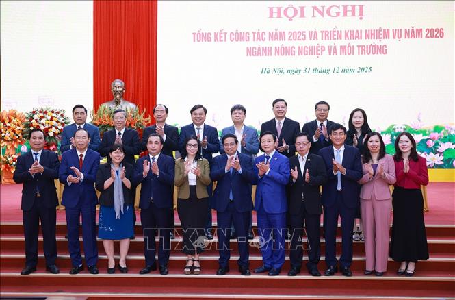 Thủ tướng Phạm Minh Chính với các đại biểu dự Hội nghị triển khai nhiệm vụ năm 2026 của ngành Nông nghiệp và Môi trường. Ảnh: Dương Giang-TTXVN

