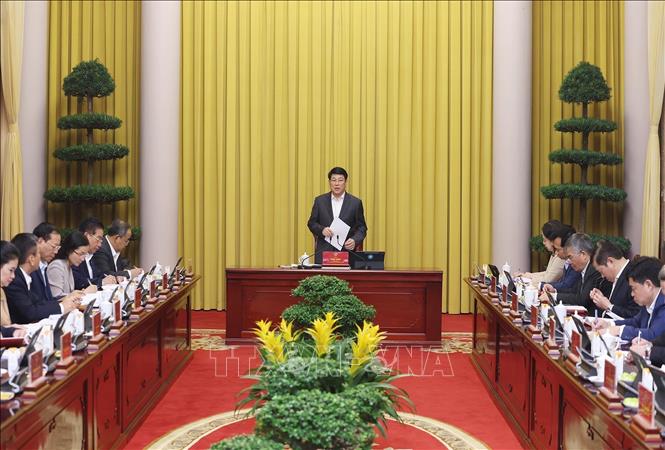 State President Luong Cuong chairs a meeting with the Presidential Office on December 31 to review its December performance and set key duties for January 2026. VNA Photo: Lâm Khánh