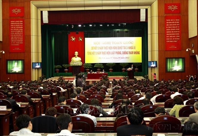 Thủ tướng Nguyễn Tấn Dũng, Trưởng Ban Chỉ đạo Trung ương về phòng, chống tham nhũng chủ trì Hội nghị toàn quốc sơ kết 5 năm thực hiện Nghị quyết Trung ương 3 (khóa X) và tổng kết 5 năm thực hiện Luật phòng, chống tham nhũng. Ảnh: Doãn Tấn - TTXVN