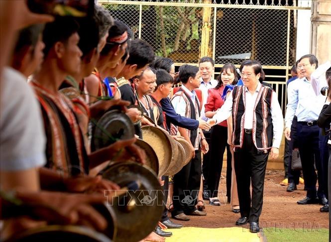 Đồng chí Phan Đình Trạc, Bí thư Trung ương Đảng, Trưởng ban Nội chính Trung ương dự Ngày hội Đại đoàn kết toàn dân tộc tại làng Ó, xã Ia Sao, huyện Ia Grai (Gia Lai, 11/2023). Ảnh: TTXVN
