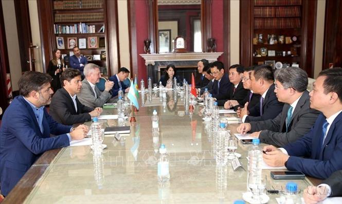 Đồng chí Phan Đình Trạc, Bí thư Trung ương Đảng, Trưởng Ban Nội chính Trung ương hội kiến Phó Chủ tịch Thường trực Đảng Công lý (PJ – chính đảng chủ chốt trong liên minh cánh tả cầm quyền), Thống đốc tỉnh Buenos Aires Axel Kicillof (Argentina ,10/2022). Ảnh: TTXVN
