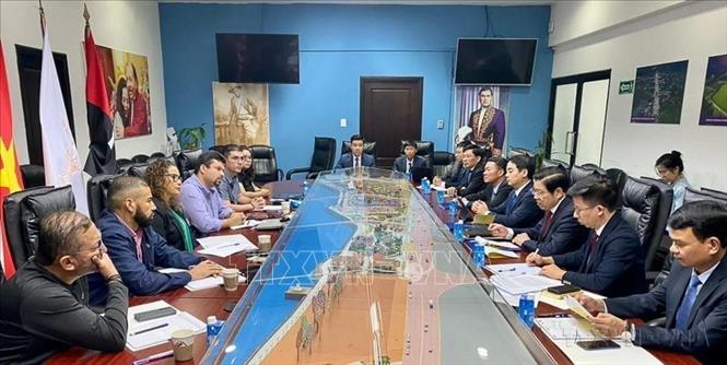 Đồng chí Phan Đình Trạc, Bí thư Trung ương Đảng, Trưởng Ban Nội chính Trung ương hội đàm với Đoàn đại biểu cấp cao Đảng Đảng Mặt trận Giải phóng Dân tộc Sandino (FSLN) (Nicaragua, 11/2023). Ảnh: TTXVN