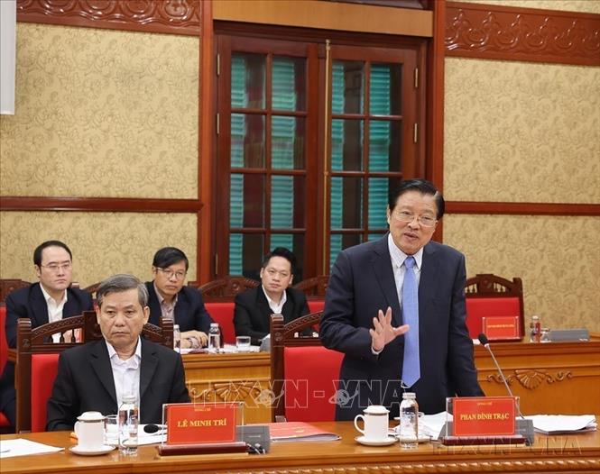 Đồng chí Phan Đình Trạc, Bí thư Trung ương Đảng, Trưởng Ban Nội chính Trung ương, Phó Trưởng ban Thường trực BCĐ phát biểu tại Phiên họp thứ ba năm 2025 của Ban Chỉ đạo cải cách Tư pháp Trung ương (25/12/2025). Ảnh: Lâm Khánh – TTXVN