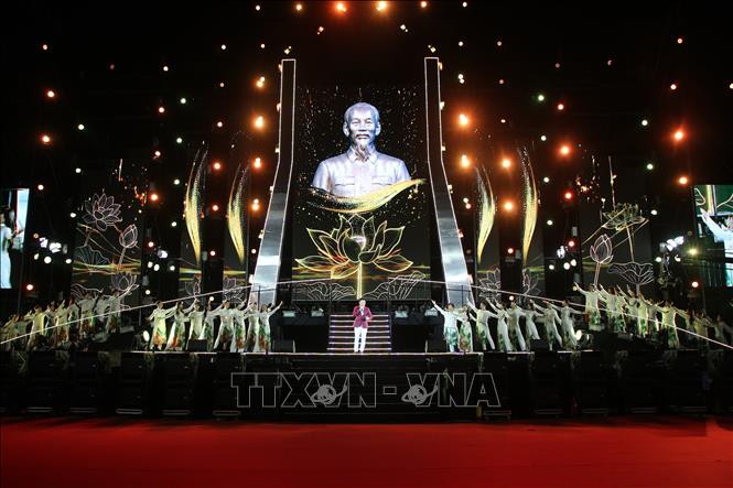 Trong ảnh: Tiết mục tại chương trình nghệ thuật. Ảnh: Nguyễn Hằng - TTXVN