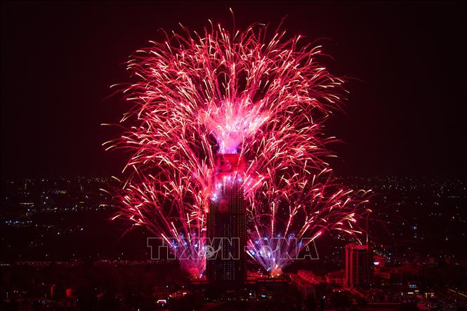 Màn pháo hoa rực rỡ chào mừng năm mới tại Nairobi, Kenya ngày 1/1/2026. Ảnh: THX/TTXVN