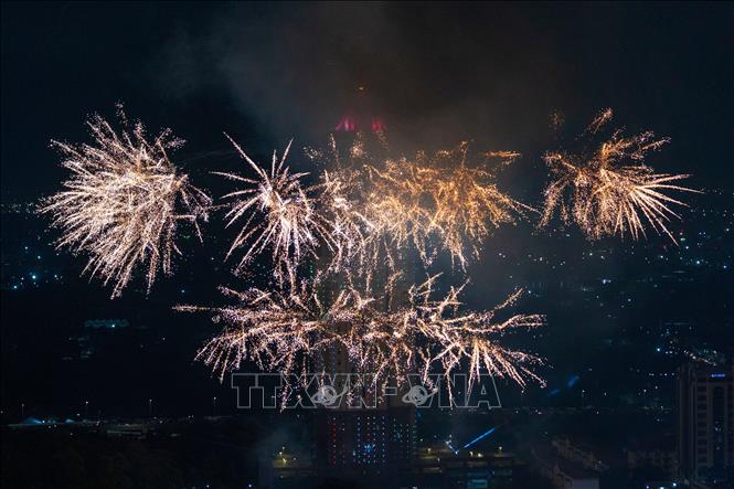 Màn pháo hoa rực rỡ chào mừng năm mới tại Nairobi, Kenya ngày 1/1/2026. Ảnh: THX/TTXVN