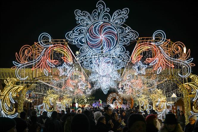 Không khí chào đón năm mới tại Almaty, Kazakhstan. Ảnh: THX/TTXVN