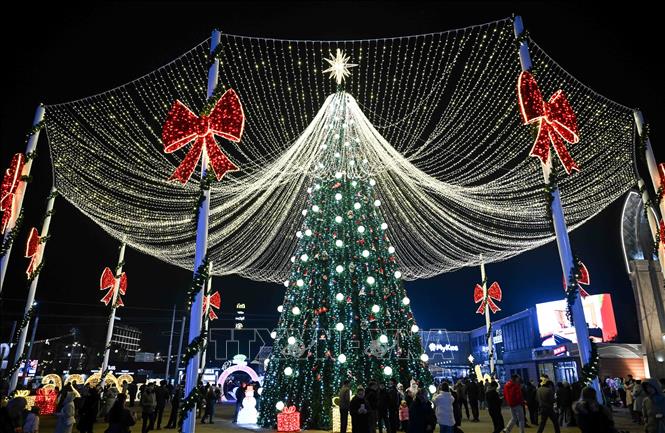 Không khí chào đón năm mới tại Almaty, Kazakhstan. Ảnh: THX/TTXVN