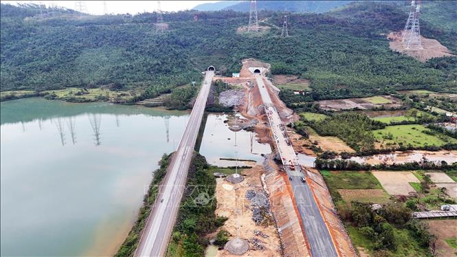 Dự án hầm Đèo Ngang mở rộng có vị trí chạy song song với hầm cũ. Ảnh: Hữu Quyết - TTXVN