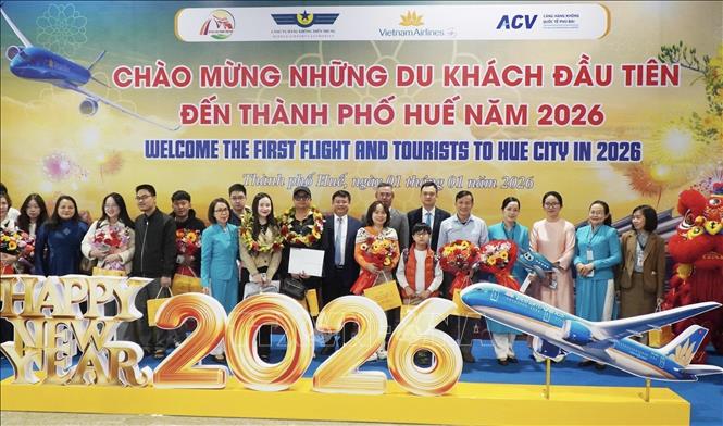 Hue welcomes first visitors to the city on January 1, 2026. VNA Photo