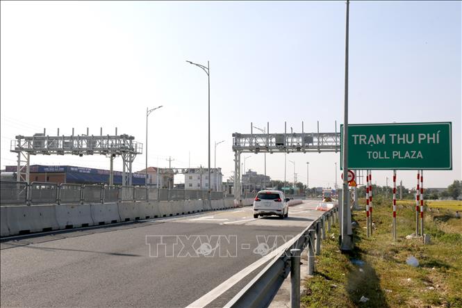 Hệ thống thu phí tự động (ETC) tại nút giao Ma Lâm trên cao tốc Vĩnh Hảo - Phan Thiết (Lâm Đồng). Ảnh: Nguyễn Thanh - TTXVN