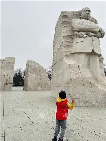 Đài tưởng niệm mục sư Martin Luther King Jr. khánh thành ngày 28/8/2011 trong Công viên West Potomac ở thủ đô Washington D.C. Ảnh: Đoàn Hùng -P/v TTXVN tại Mỹ
