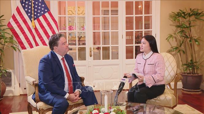 Đại sứ Mỹ Marc Knapper trả lời phỏng vấn phóng viên TTXVN. Ảnh: TTXVN phát
