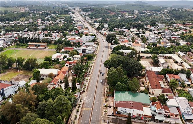 Sau sáp nhập, xã Bù Đăng được thừa hưởng các cơ sở hạ tầng của huyện Bù Đăng, tỉnh Bình Phước cũ để lại, là cầu nối huyết mạch giữa các tỉnh Tây nguyên với trung tâm TP. Hồ Chí Minh và Đồng Nai. Ảnh: Nhật Bình – TTXVN