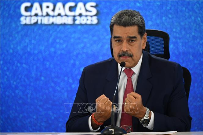 Tổng thống Venezuela Nicolas Maduro trong cuộc họp báo tại Caracas, ngày 15/9/2025. Ảnh: THX/TTXVN