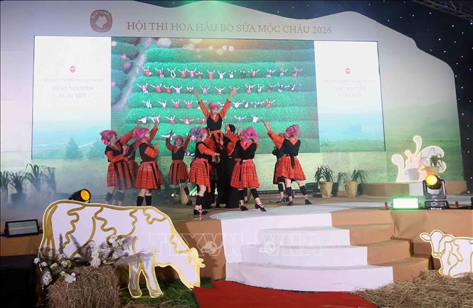 Chương trình nghệ thuật “Thảo Nguyên ngày mới”. Ảnh: Quang Quyết - TTXVN