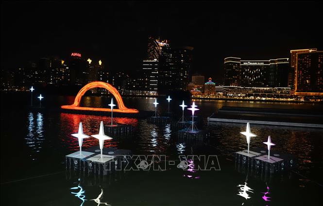 Tổ hợp mang tên Hố đen tại lễ hội. Ảnh: Xuân Vịnh-Phóng viên TTXVN từ Macau